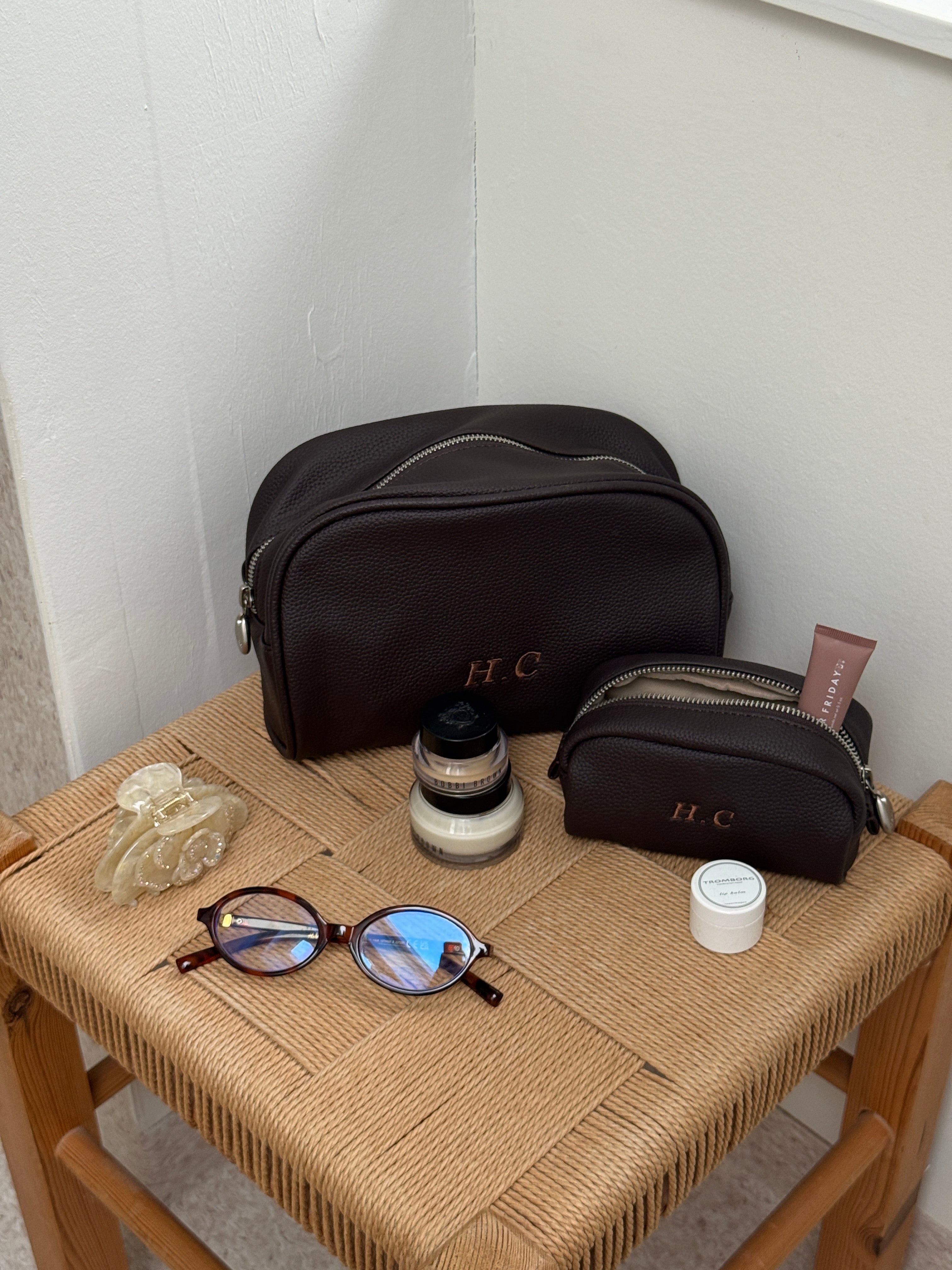The Wash Bag – vegan leather